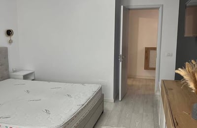 Alquiler de un cómodo apartamento amueblado de 2 habitaciones, 55 m², Constanța, Rumanía